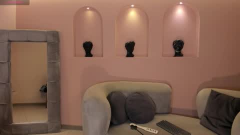 Amalia cruss online show from March 2026 07:44:01 PM