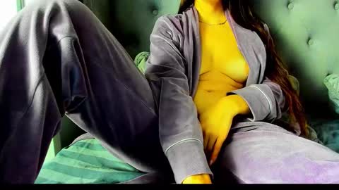 amaliajons online show from October 2025 07:26:02 AM