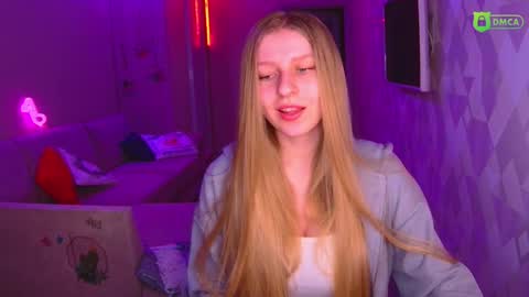 Snapshot of amaliaqueen999 chatting on January 2025 03:23:02 PM Amalia online show from January 2025 03:23:02 PM