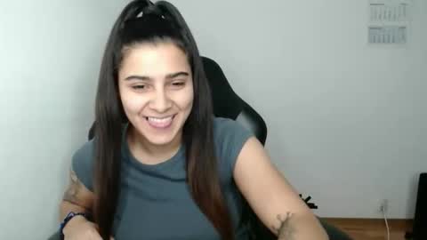 The queen of the biceps  online show from January 2026 05:06:01 PM