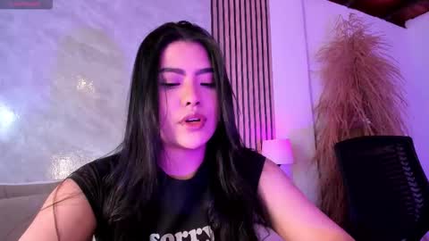 Luisa online show from October 2025 11:38:01 PM