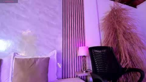 Luisa online show from October 2025 12:55:02 AM