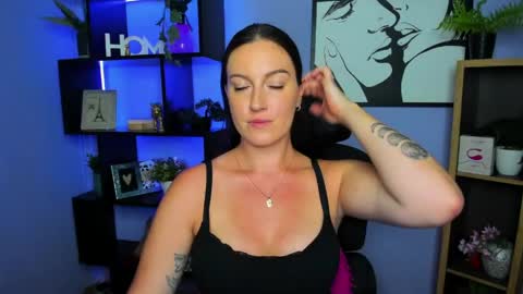 Snapshot of amanda_burn chatting on May 2026 01:17:01 PM Amanda online show from May 2026 01:17:01 PM
