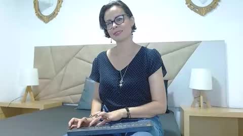 amanda_ramirez online show from September 2025 07:37:02 PM