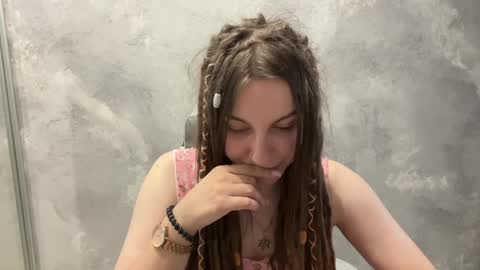 Amanda online show from March 2026 09:36:02 AM