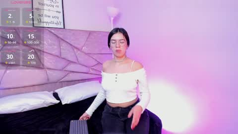 Snapshot of amara_velle chatting on May 2026 01:05:01 PM amara velle online show from May 2026 01:05:01 PM