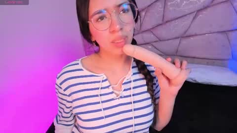 Snapshot of amara_velle chatting on June 2026 01:20:02 PM amara velle online show from June 2026 01:20:02 PM