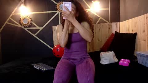 amara_vex online show from June 2026 12:31:01 PM