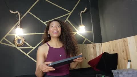 amara_vex online show from June 2026 12:33:01 PM