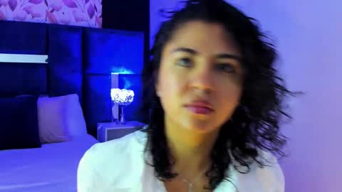 Snapshot of amarettho chatting on November 2025 11:43:02 AM Emily online show from November 2025 11:43:02 AM