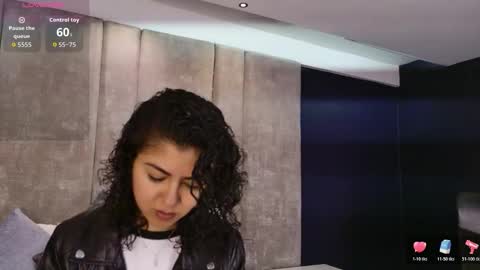 Snapshot of amarettho chatting on November 2025 11:32:02 AM Emily online show from November 2025 11:32:02 AM