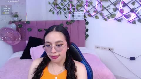 Criss online show from November 2025 10:04:01 PM