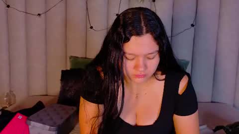 Snapshot of amatistasky__ chatting on June 2026 11:35:02 AM AMATISTA online show from June 2026 11:35:02 AM