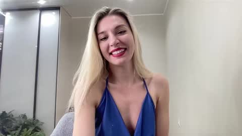 Snapshot of amazingkelly chatting on December 2024 10:13:02 AM Kelly online show from December 2024 10:13:02 AM