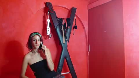 ambar_roux1 online show from March 2025 05:16:02 PM