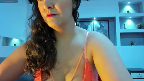 Ambar  online show from October 2025 12:33:01 PM