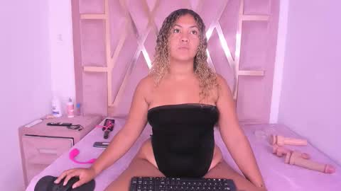 Ambar online show from June 2026 10:27:02 PM