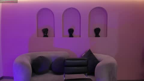 Ambar  online show from November 2025 11:43:02 AM