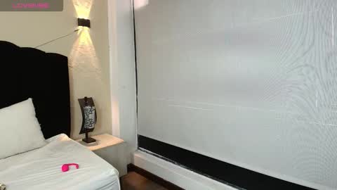 Ambar Ross online show from October 2025 07:58:02 PM