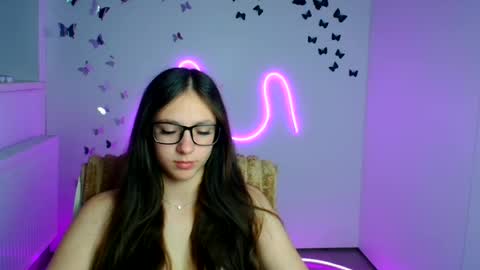 Snapshot of amber__r chatting on June 2026 05:32:02 AM Amber online show from June 2026 05:32:02 AM