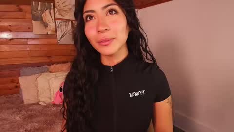 amber_curly online show from November 2025 05:56:02 PM