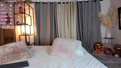 Amber online show from November 2025 08:41:02 PM