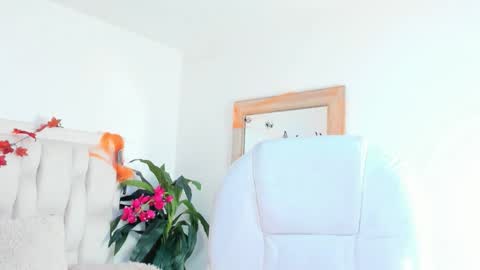 Michell  online show from October 2025 05:03:01 PM