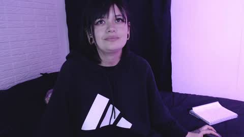 Snapshot of amber_rouss chatting on December 2024 03:52:01 AM ROUSS online show from December 2024 03:52:01 AM