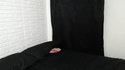 Snapshot of amber_rouss chatting on January 2025 05:39:01 AM ROUSS online show from January 2025 05:39:01 AM