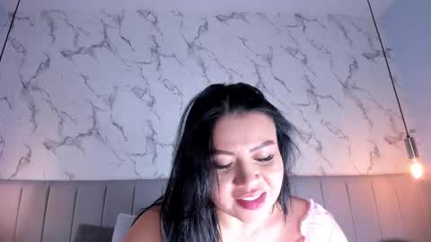 Amber online show from November 2025 10:41:02 PM