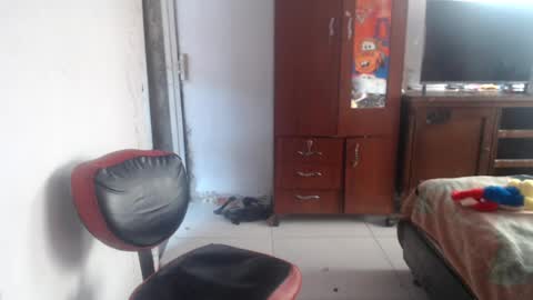 Snapshot of amber_squirtx chatting on June 2026 05:18:02 PM amber_squirtx online show from June 2026 05:18:02 PM