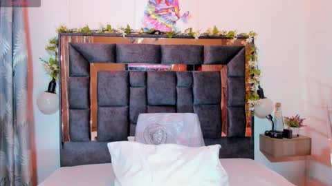 Amber  online show from March 2026 03:01:01 AM