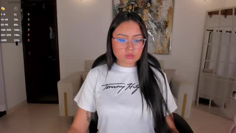 Amber  online show from November 2025 10:48:01 PM