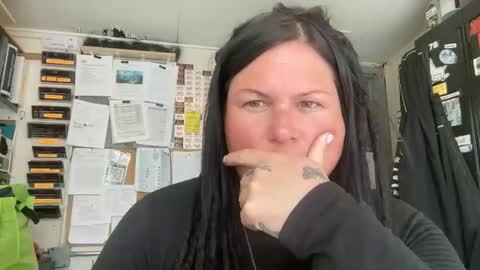 ambermoss7 online show from April 2026 05:59:02 PM