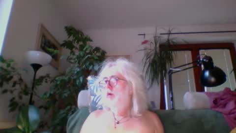 Amberr11 online show from December 2024 12:45:02 PM
