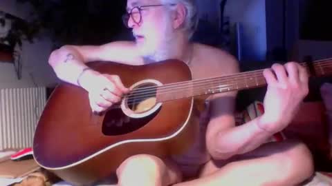 Amberr11 online show from December 2025 11:42:01 PM