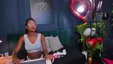 Amelia Adams online show from February 2025 12:04:02 PM