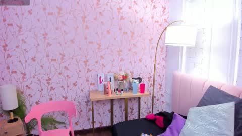 Amelia Adams online show from September 2025 06:57:02 PM