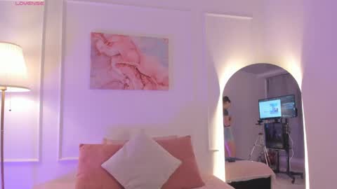 Snapshot of amelia_saenz_ chatting on May 2026 07:43:01 PM Amelia online show from May 2026 07:43:01 PM