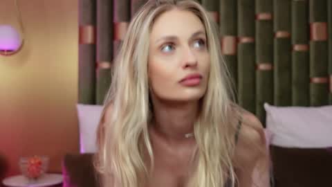 Amelia online show from January 2025 10:40:02 AM