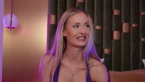 Amelia online show from September 2025 04:39:01 PM