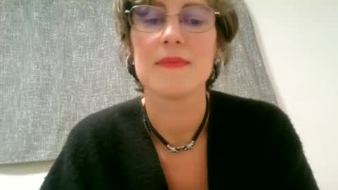 Ameliaishka online show from October 2025 04:10:01 AM