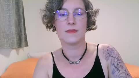 Ameliaishka online show from April 2026 09:19:01 PM