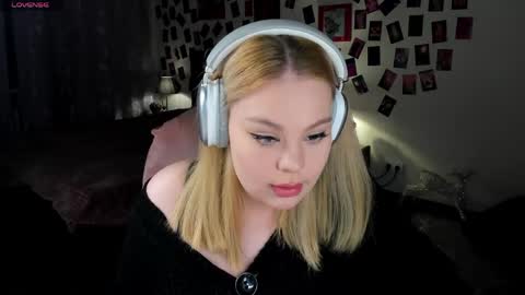 Amelia online show from April 2026 09:42:01 PM