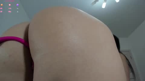 amelie_25 online show from November 2025 11:48:02 PM