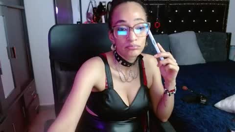 amelie__martinez online show from November 2025 01:22:01 AM