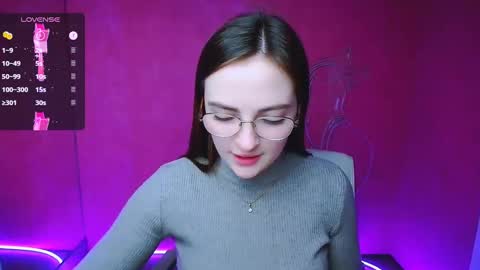 Amelie online show from February 2025 06:52:02 AM