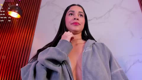 Snapshot of amelie_leigh chatting on December 2024 07:15:01 AM Alejandra online show from December 2024 07:15:01 AM