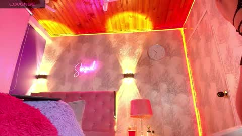 Amelie online show from March 2026 07:10:01 PM