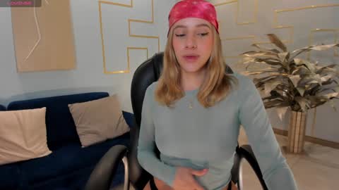 Amelie Graham online show from December 2024 11:19:02 AM